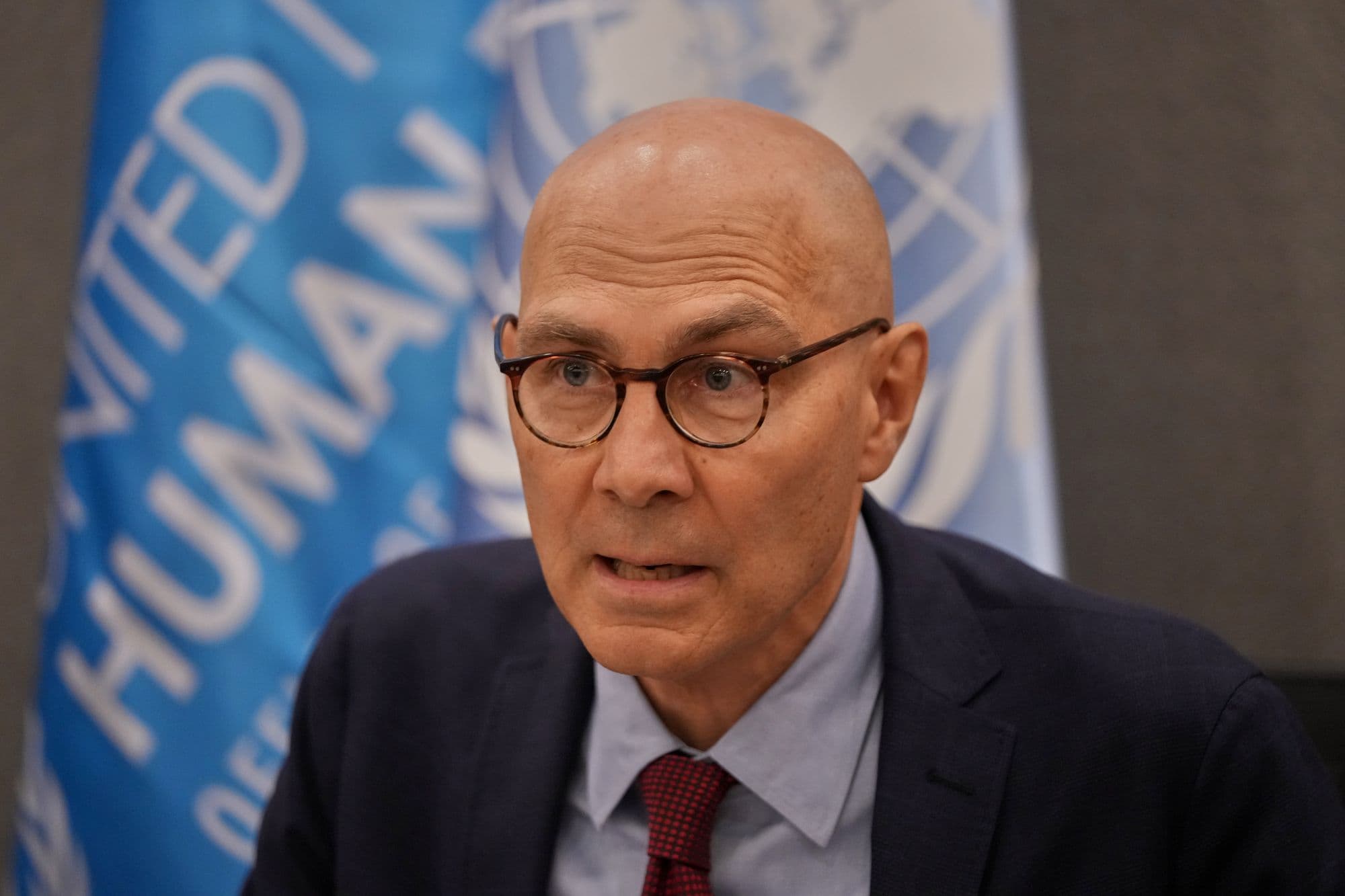 Volker Türk hovorí s médiami počas tlačovej konferencie v Bejrúte 27. júla 2026. Foto: TASR/AP