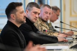 Volodymyr Zelenskyj a Mychajlo Fedorov. Foto: Danylo Antoniuk / ANADOLU / Anadolu via AFP / Profimedia