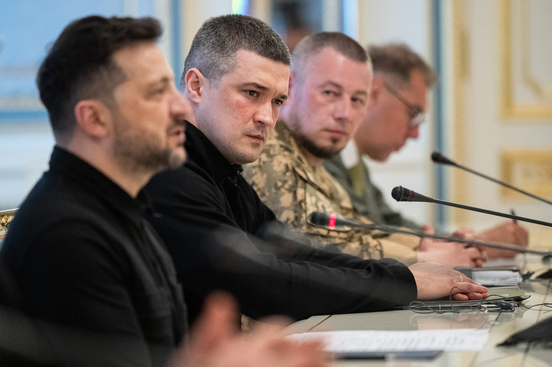 Volodymyr Zelenskyj a Mychajlo Fedorov. Foto: Danylo Antoniuk / ANADOLU / Anadolu via AFP / Profimedia