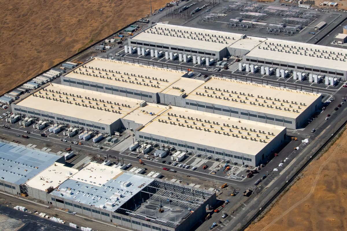Dátové centrá Amazon Web Services v americkom Oregone. Archívna fotografia. Foto: Tedder/Wikimedia Commons, CC BY-SA 4.0.