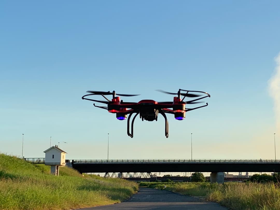 Dron počas letu. Ilustračná fotografia. Foto: Wikimedia Commons, CC BY-SA 4.0.