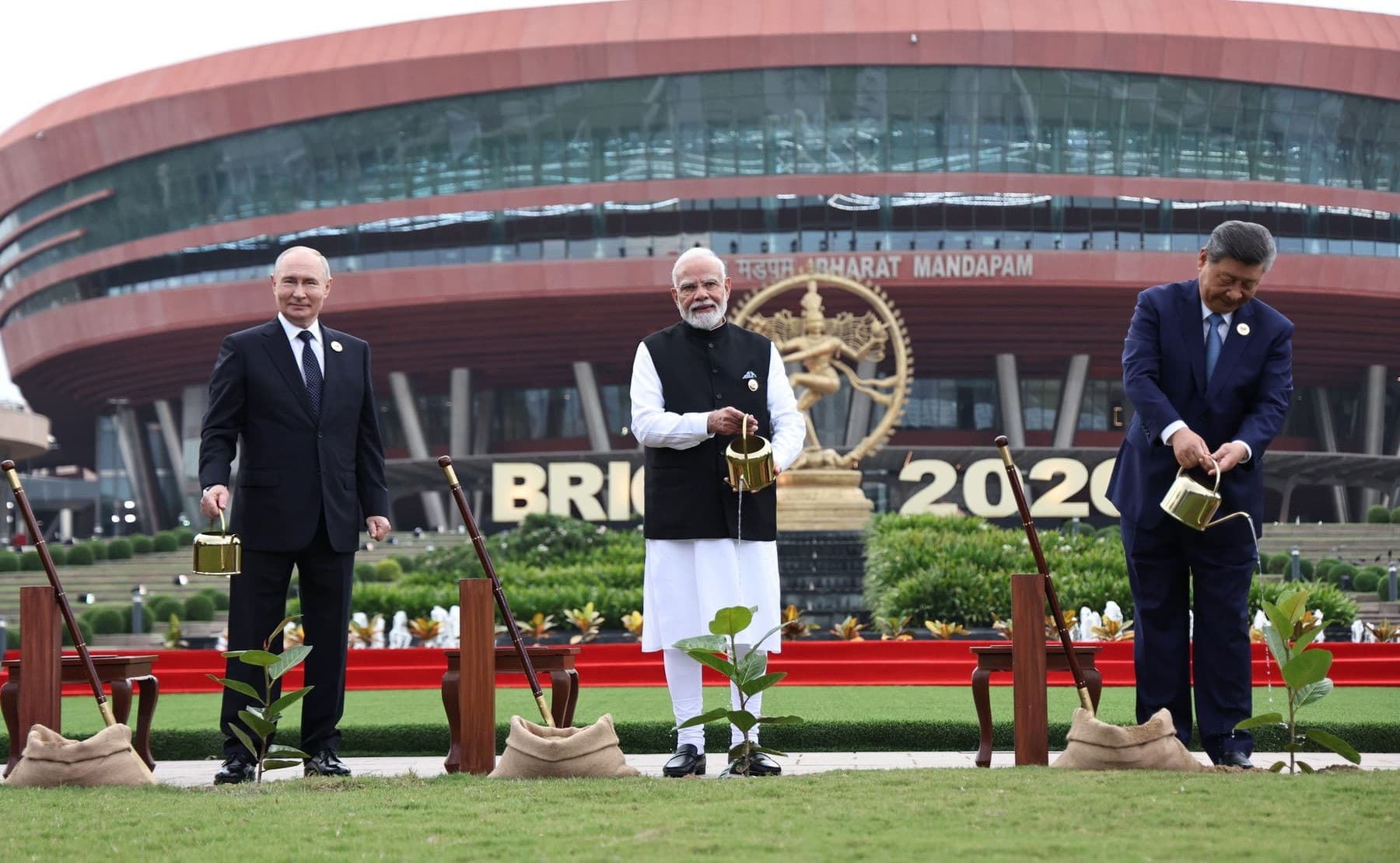 Naréndra Módí, Vladimír Putin a Si Ťin-pching počas stretnutia štátov Brics. Foto: Apaimages / Sipa Press / Profimedia