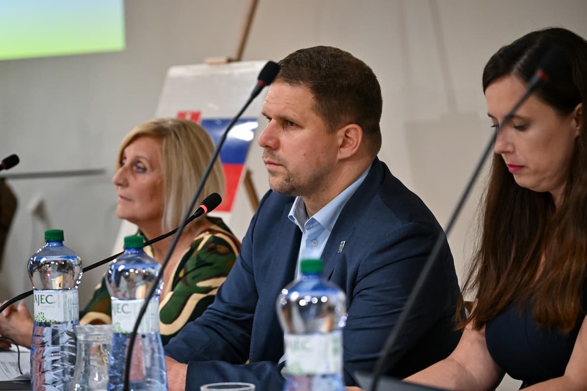 Ján Hrčka vedie miestne zastupiteľstvo. FOTO: TASR/Pavol Zachar