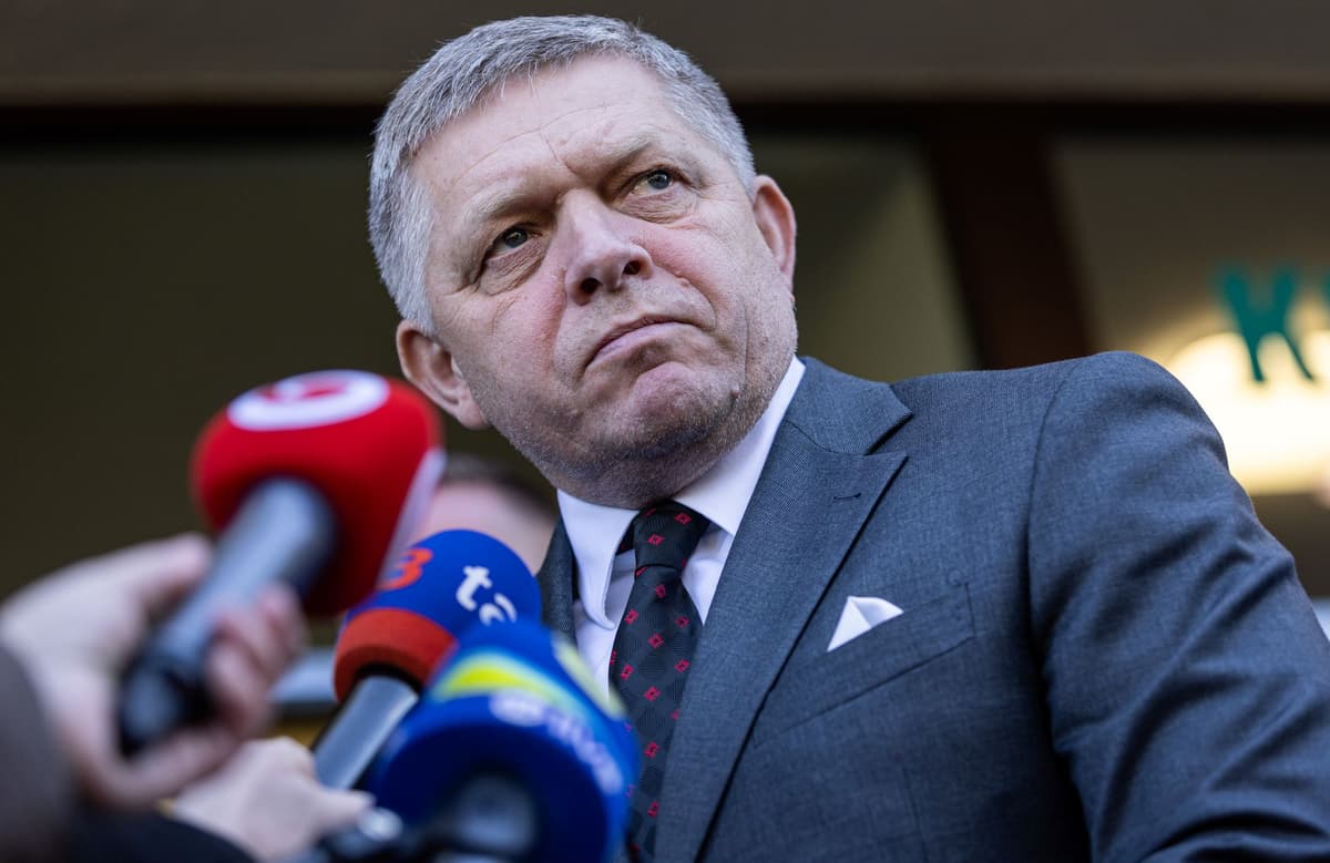 Robert Fico (Smer-SD) pred začiatkom výjazdového rokovania vlády SR v obci Višňové v okrese Žilina v stredu 29. októbra 2025. Foto: Daniel Stehlík/TASR