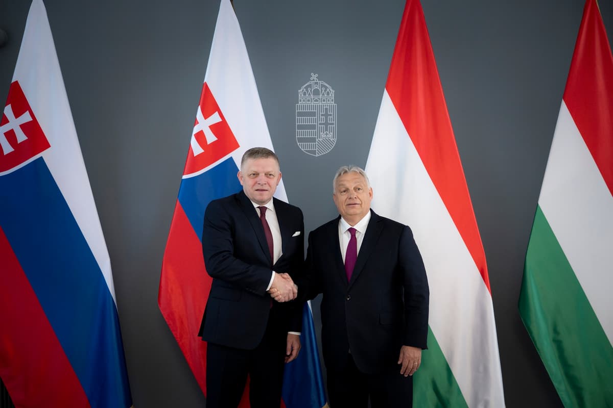 Robert Fico a Viktor Orbán v Budapešti. Foto TASR/MTI