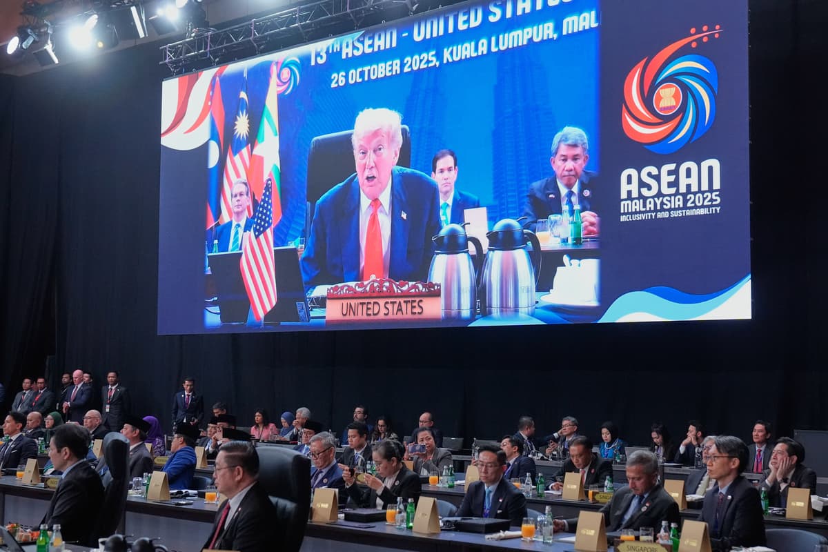 Donald Trump hovorí na summite v Malajzii. Foto TASR/AP