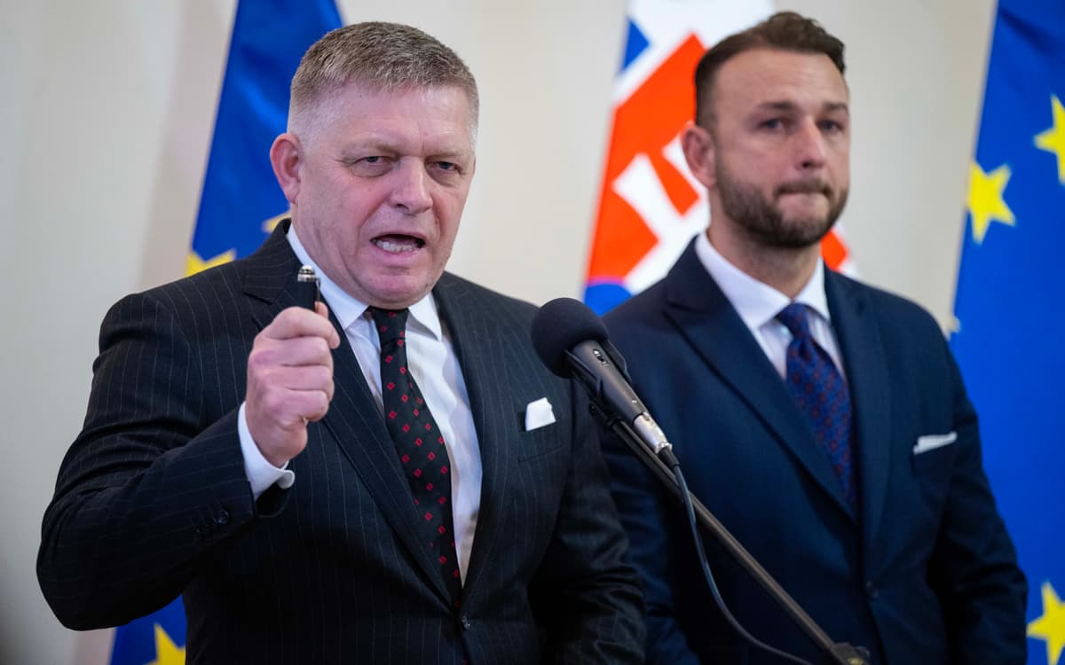 Robert Fico a Matúš Šutaj Eštok. Foto: TASR. .jpg