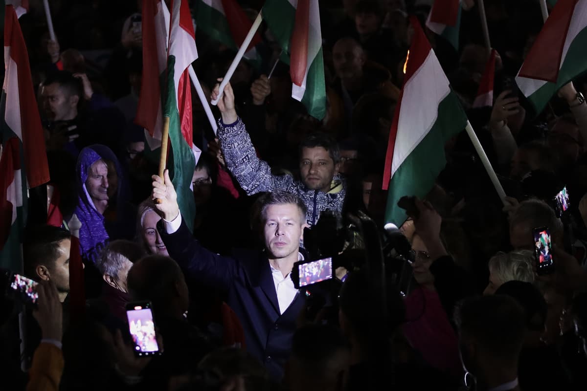 Predseda mimoparlamentnej strany TISZA a najsilnejší Orbánov kritik Péter Magyar. FOTO: TASR/AP Photo/Rudolf Karancsi