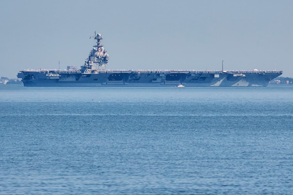 Lietadlová loď USS Gerald R. Ford opúšťa námornú základňu Norfolk. Foto: TASR/AP