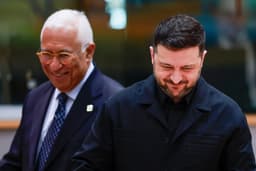 Antonio Costa a Volodymyr Zelenskyj. Foto TASR/AP