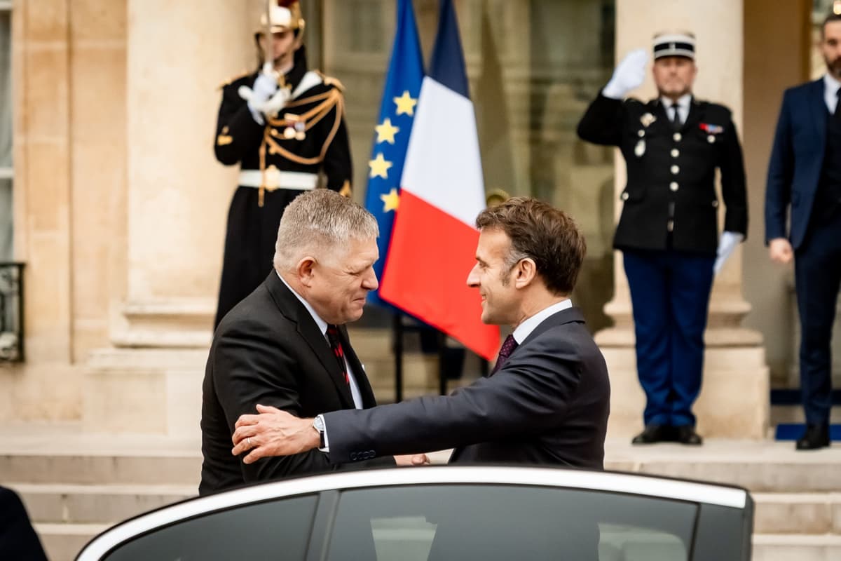 Robert Fico a Emmanuel Macron počas ich stretnutia v Paríži vo štvrtok 29. januára 2026. Foto: Robert Fico/Facebook