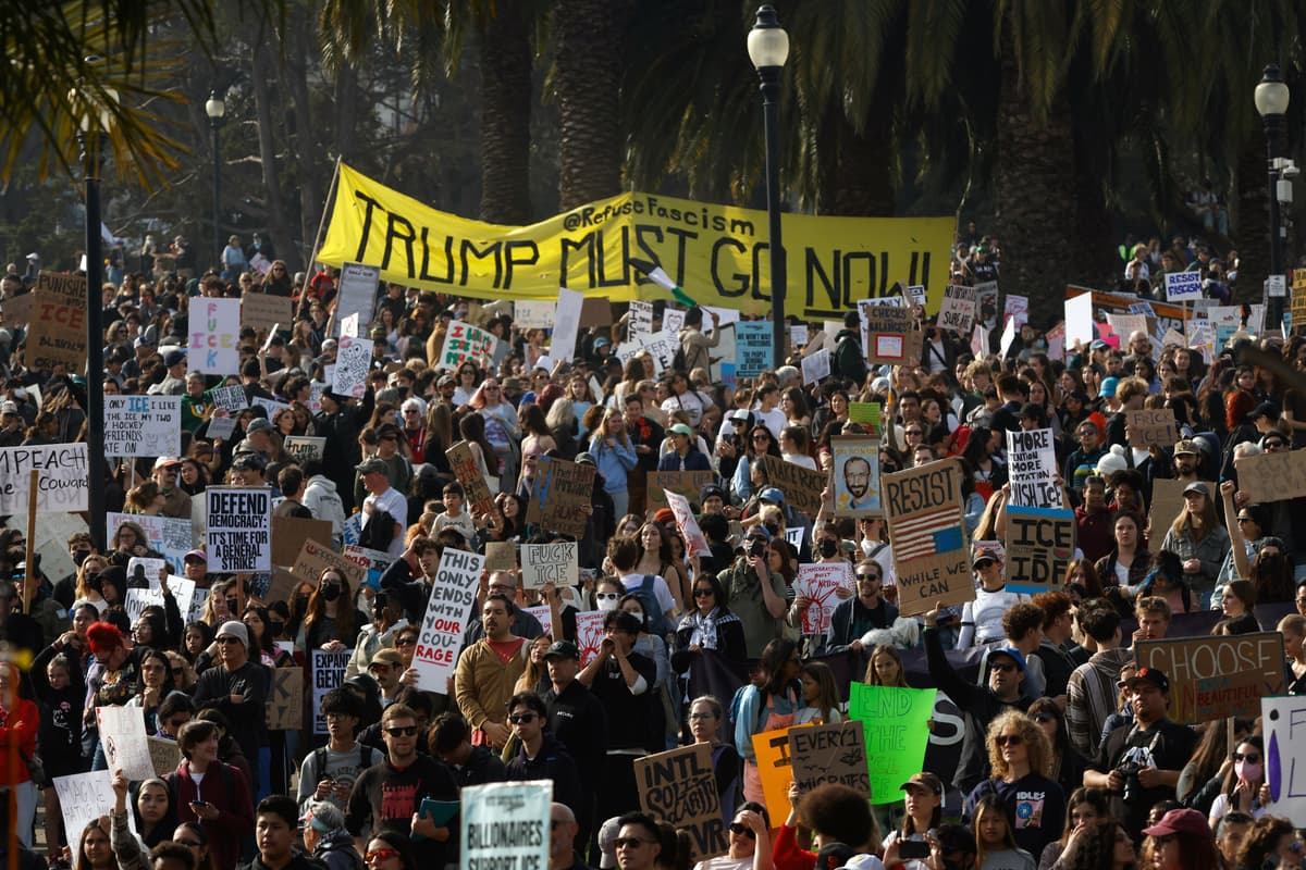 Protivládny protest v San Franciscu v piatok 30. januára 2026. Foto: TASR/AP