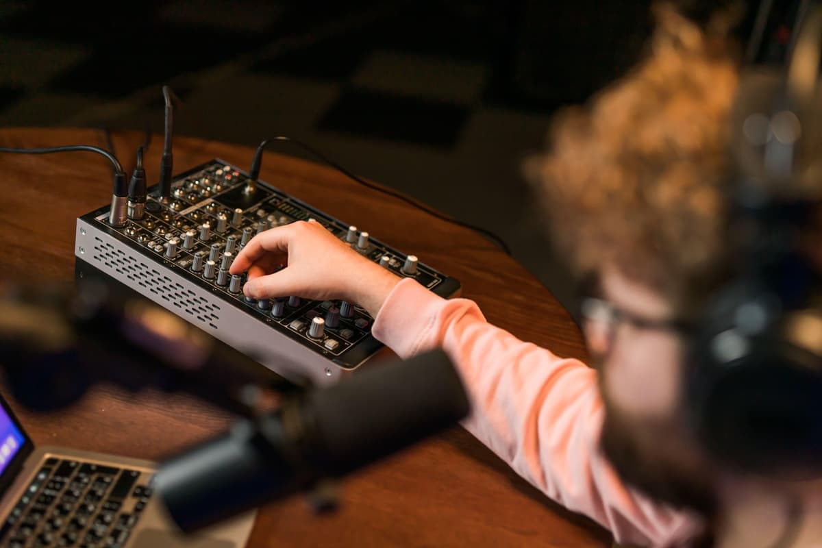 Podcastové štúdio - ilustračný záber. Foto Tatiana Chekryzhova / Alamy / Profimedia