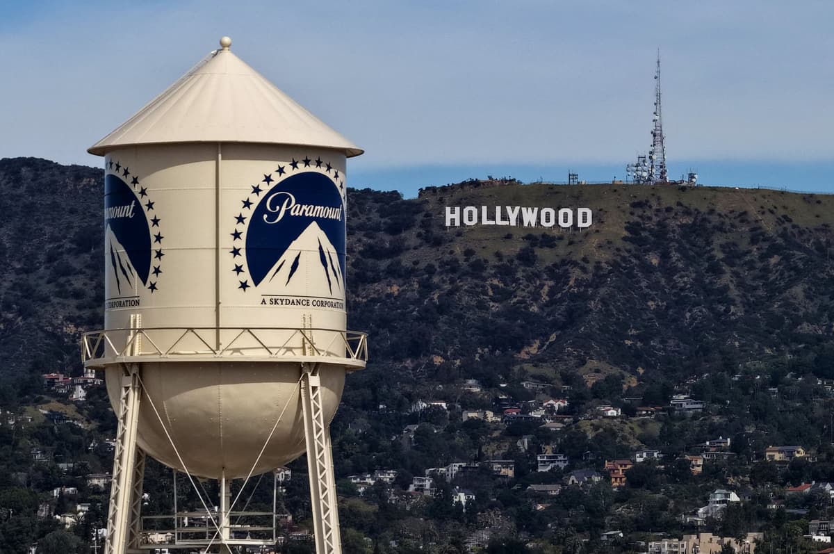 Logo spoločnosti Paramount na zásobníku vody v Los Angeles. Foto: Justin Sullivan / Getty Images via AFP / Profimedia