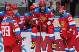 Ivan Telegin, Nikita Nesterov, Jevgenij Kuznecov, Pavel Daciuk, Alexander Ovečkin a Nikita Kučerov. Foto: Alexander Demianchuk / TASS / Profimedia