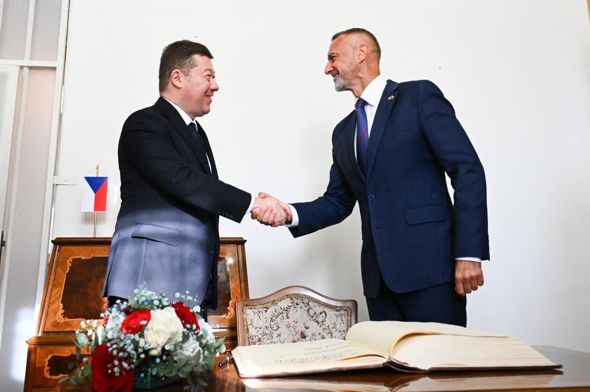 Tomio Okamura a Richard Raši v Lubine v pondelok 16. marca 2026. Foto: Martin Medňanský/TASR