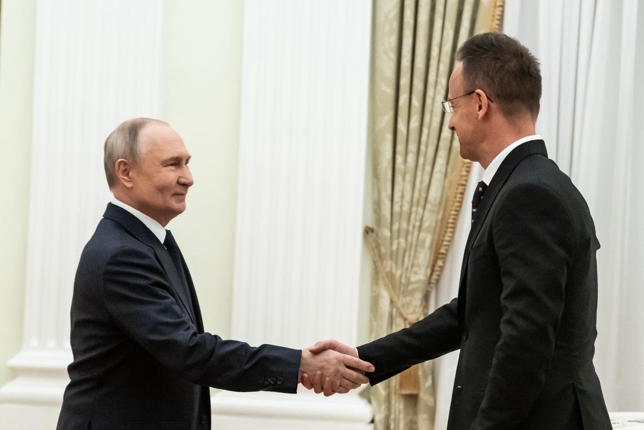 Vladimir Putin a Péter Szijjártó. Foto: Facebook