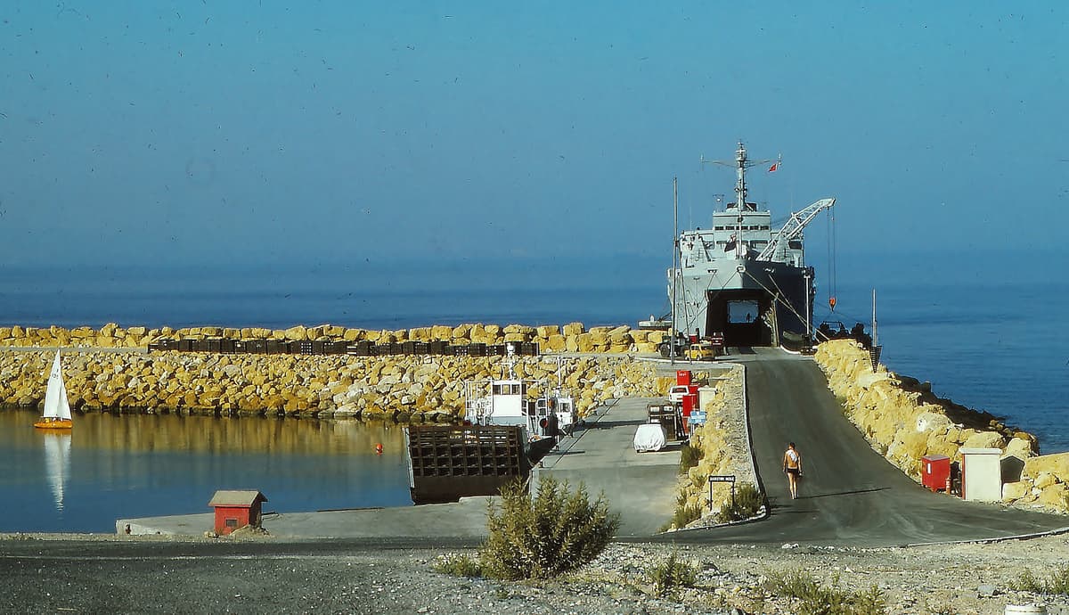 Mólo v Akrotir na Cypre. Foto Wikimedia Commons