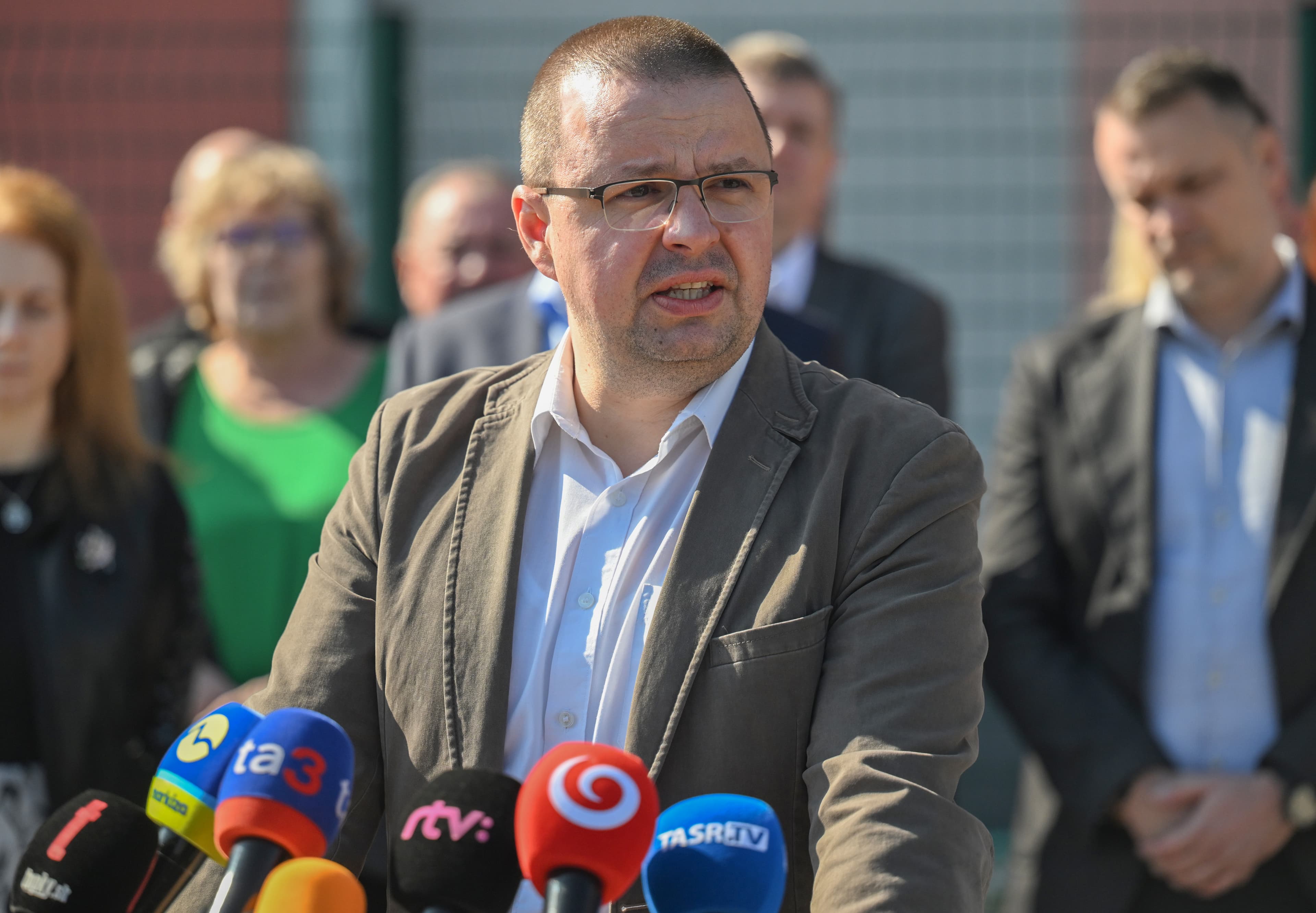 Matúš Harkabus a ďalší prokurátori ÚŠP počas tlačovej konferencie ÚŠP, na ktorej informoval o situácii v súvislosti s rušením úradu. Foto: TASR / Martin Baumann