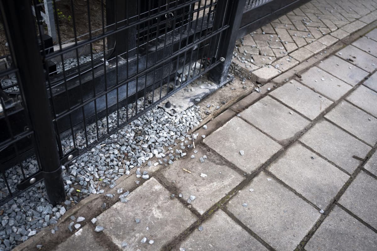 Údajné škody po explózii pred izraelským centrom v meste Nijkerk. Foto: ANP / Alamy / Profimedia