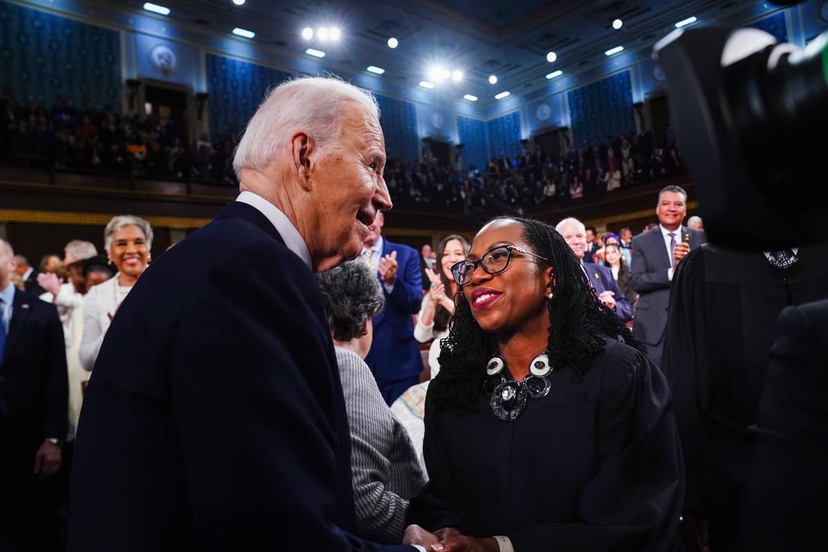 Sudkyňa Ketanji Brown Jackson a exprezident USA Joe Biden. Foto: CNP/AdMedia / Sipa Press / Profimedia
