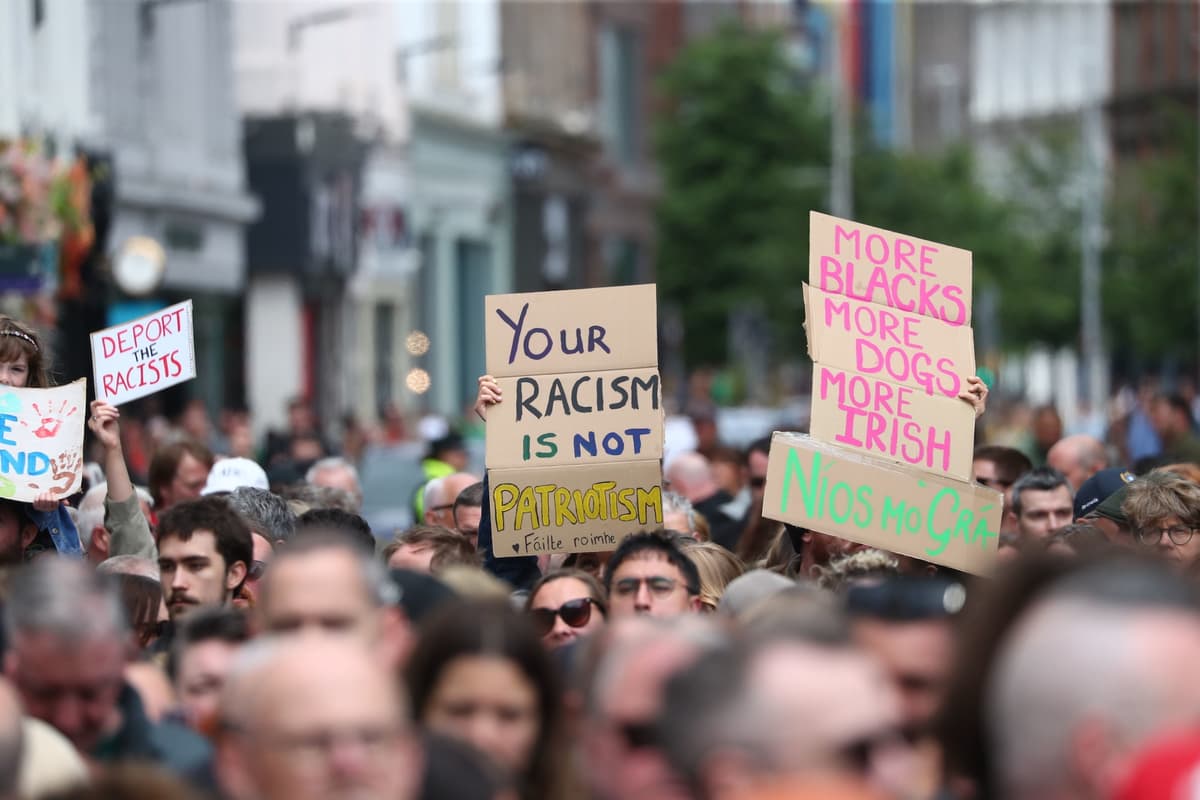 Antirasistické zhromaždenie v Belfaste. Foto TASR/AP