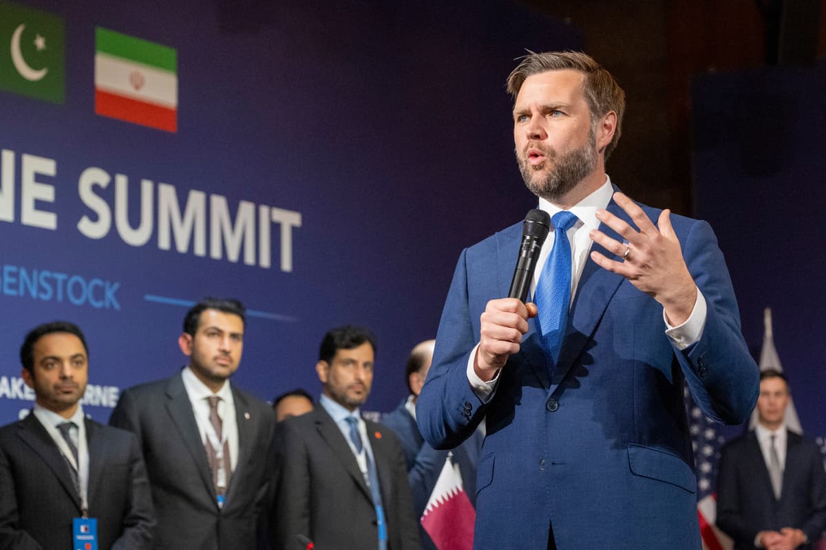 Americký viceprezident JD Vance rozpráva počas summitu Lake Lucerne. Foto: TASR/AP