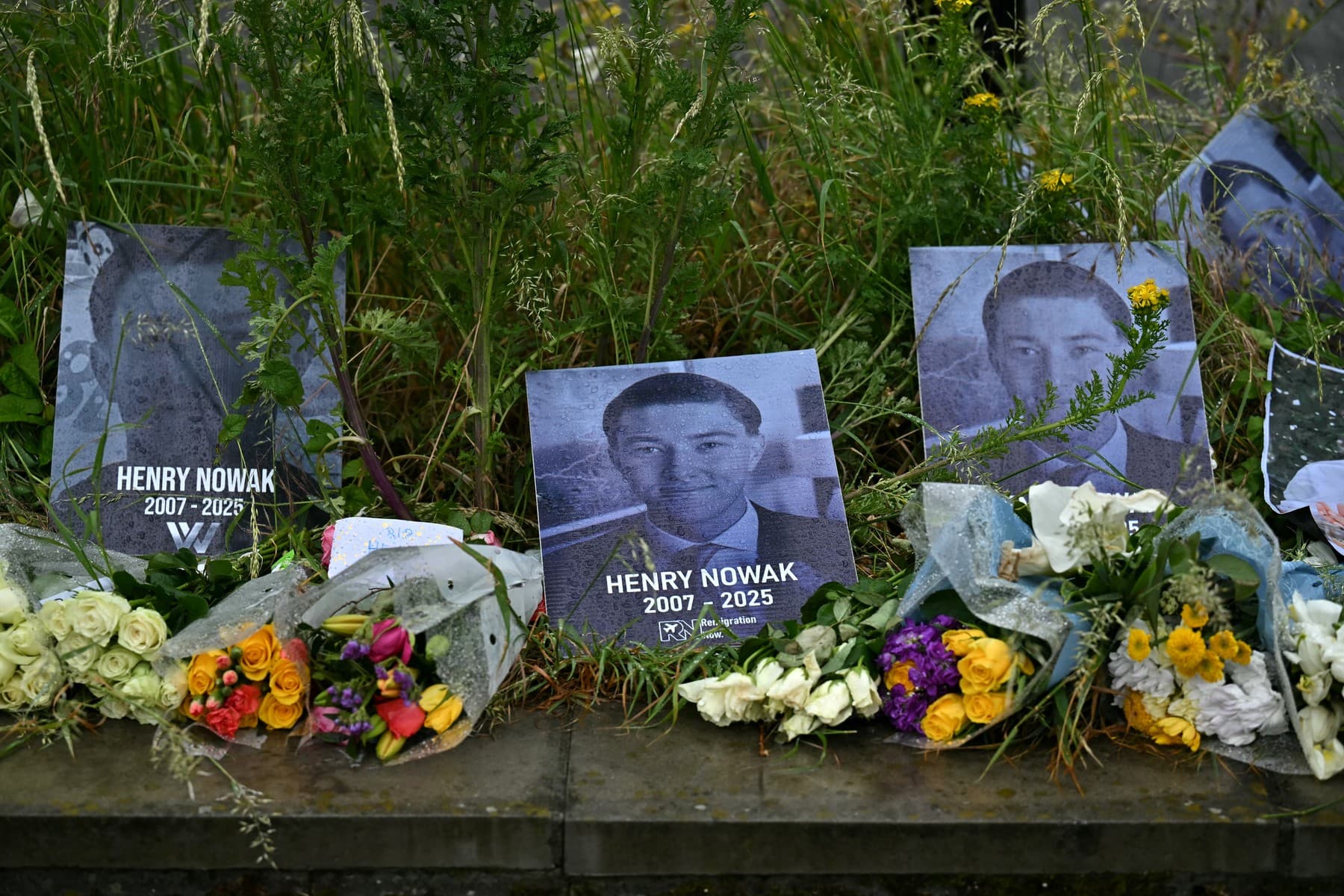 Pietne miesto venované Henrymu Nowakovi pred policajnou stanicou v Southamptone 3. júna 2026. Foto: Ben STANSALL / AFP / Profimedia