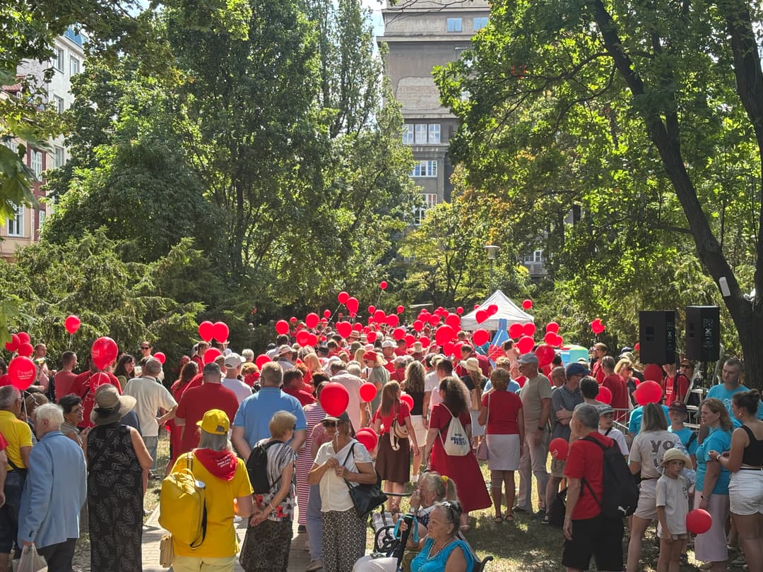 Na 14. ročníku Národného pochodu Hrdí na rodinu sa podľa organizátorov zúčastnilo približne tisíc ľudí. Foto: Marek Nikolov/organizátori podujatia