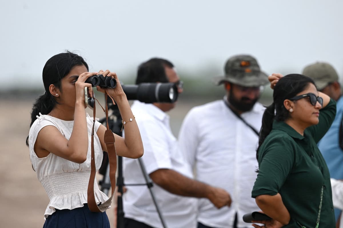 Ľudia sledujú štart rakety Vikram-1. Foto: Kredit: R.Satish BABU / AFP / AFP / Profimedia