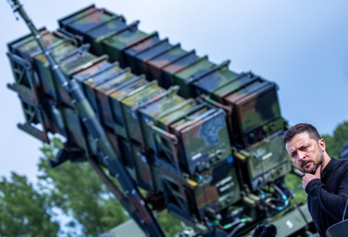 Volodymyr Zelenskyj pri nemeckom systéme Patriot. Foto: Jens Büttner / POOL / AFP / Profimedia