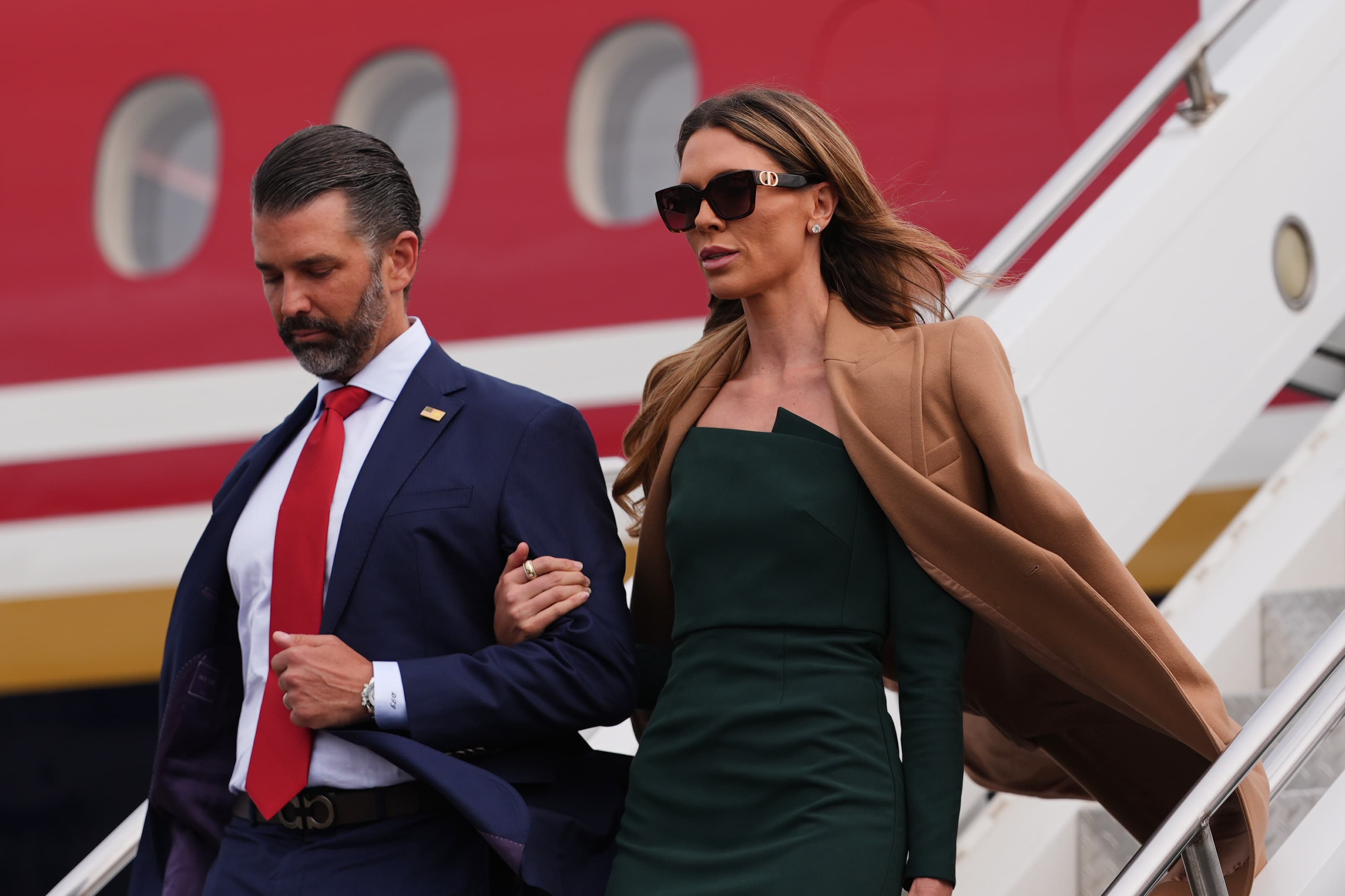 Donald Trump mladší a jeho manželka Bettina Andersonová. Foto: TASR/AP
